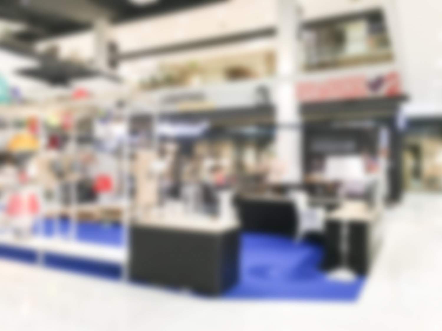 Mobiliario comercial en madera en Comunidad de Madrid